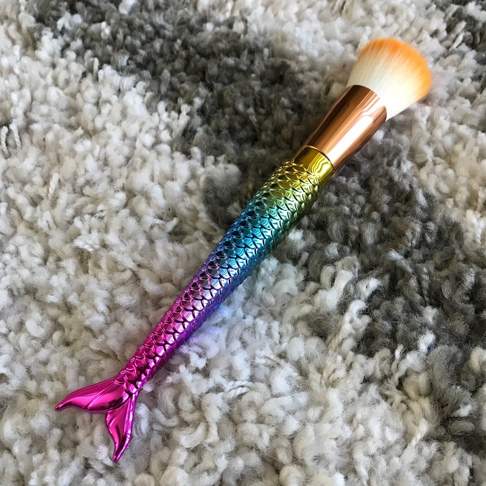NWT Foundation Brush 🧜♀️ - Picture 1 of 4